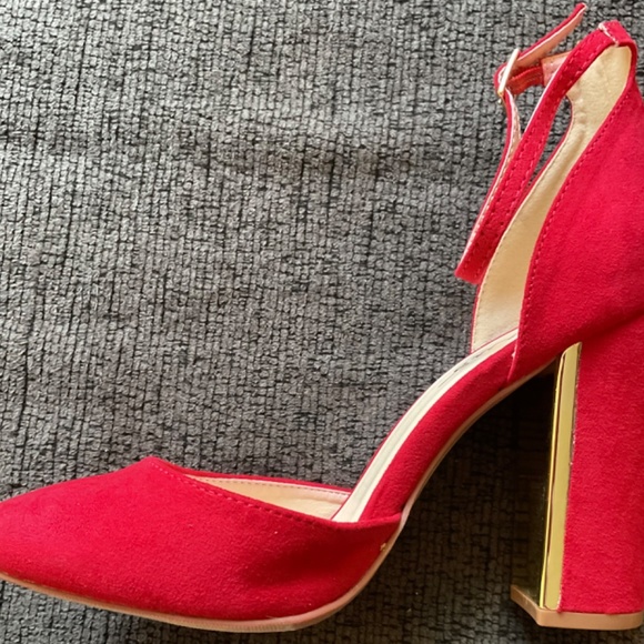 Lulus size 7.5 red hot ankle strap block heel with gold - Picture 3 of 6